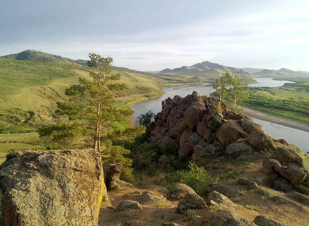 Бурятия река Селенга гора спящий Лев