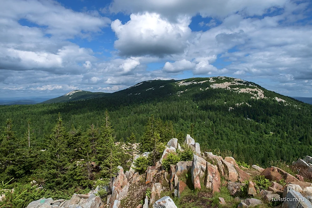 Горы Зюраткуль сопка