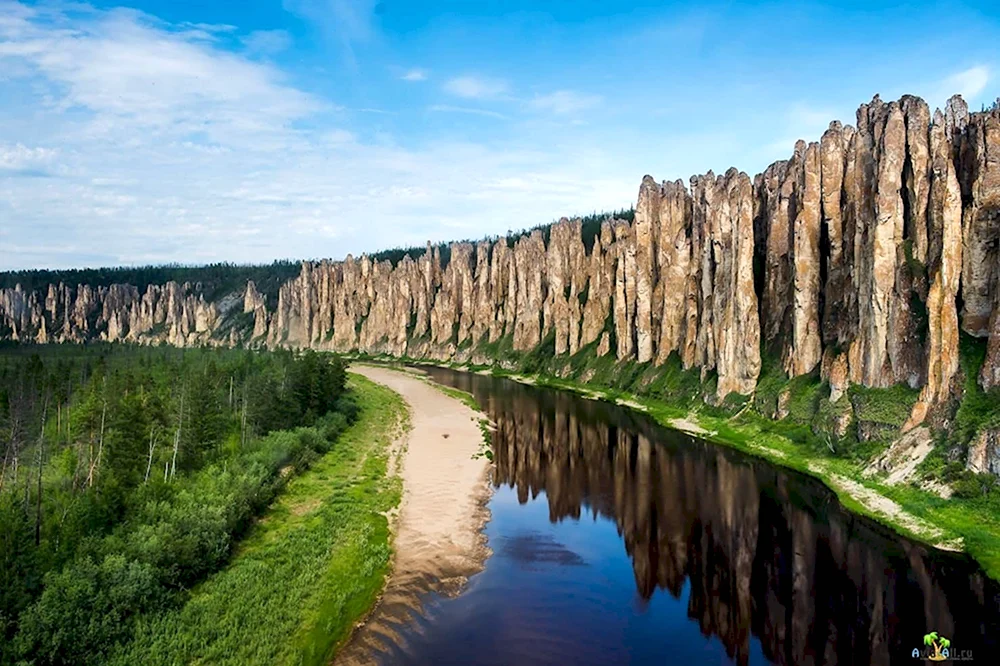 Якутия река синяя Синские столбы