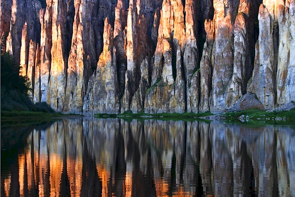 Река синяя Синские столбы
