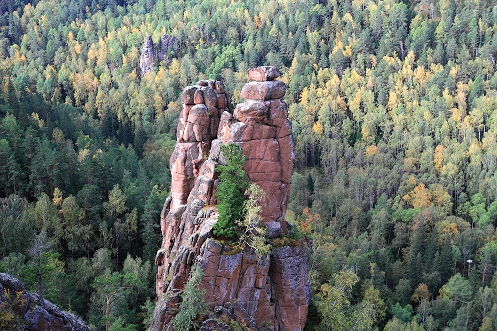 Скала Ковриги Красноярские столбы