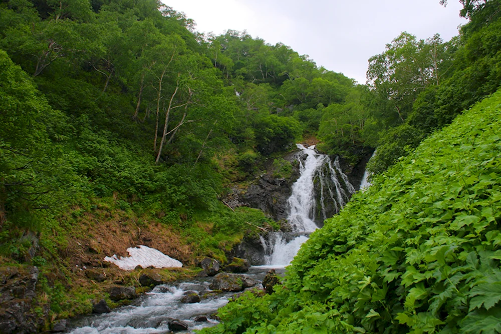 Сосновский водопад Камчатка