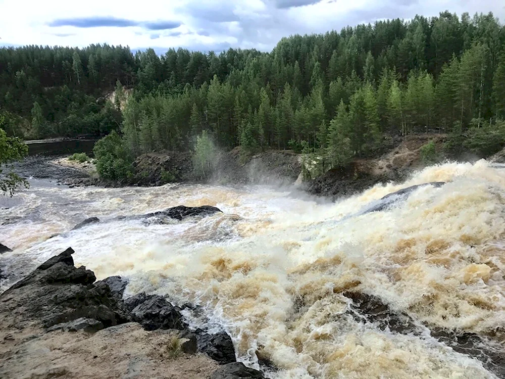 Водопад Гирвас Карелия
