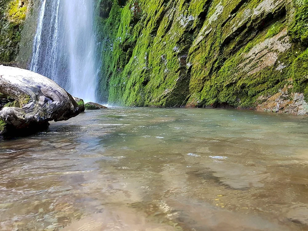 Водопад Хрустальный Сочи