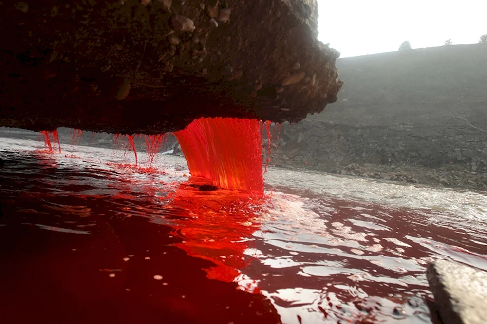 Водопад крови Антарктика