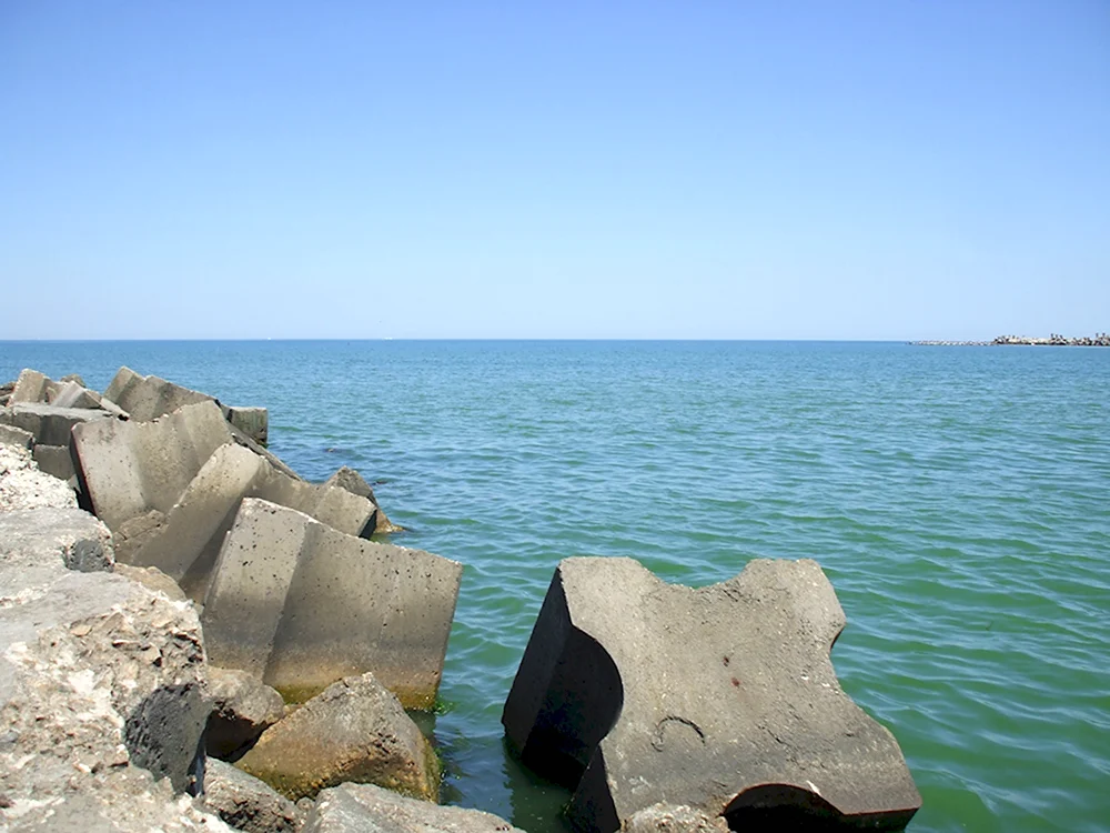Волнорезы на черном море