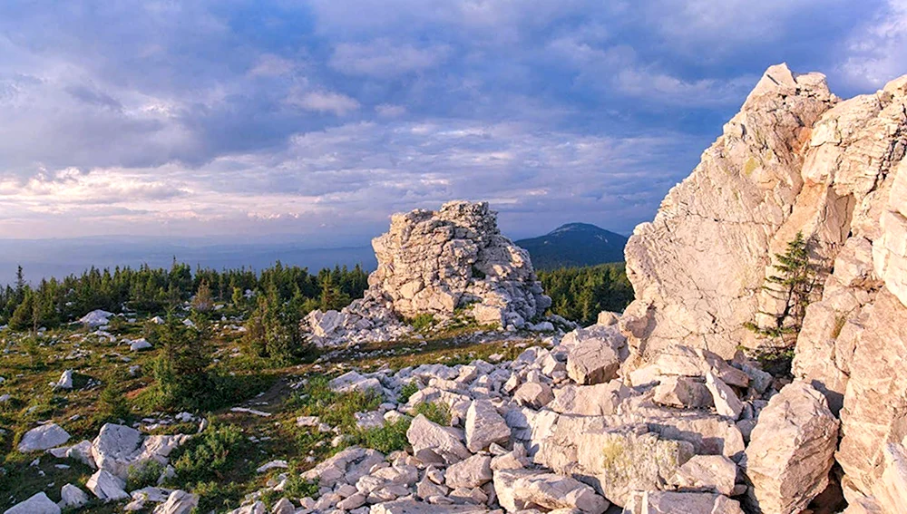 Зюраткуль гора