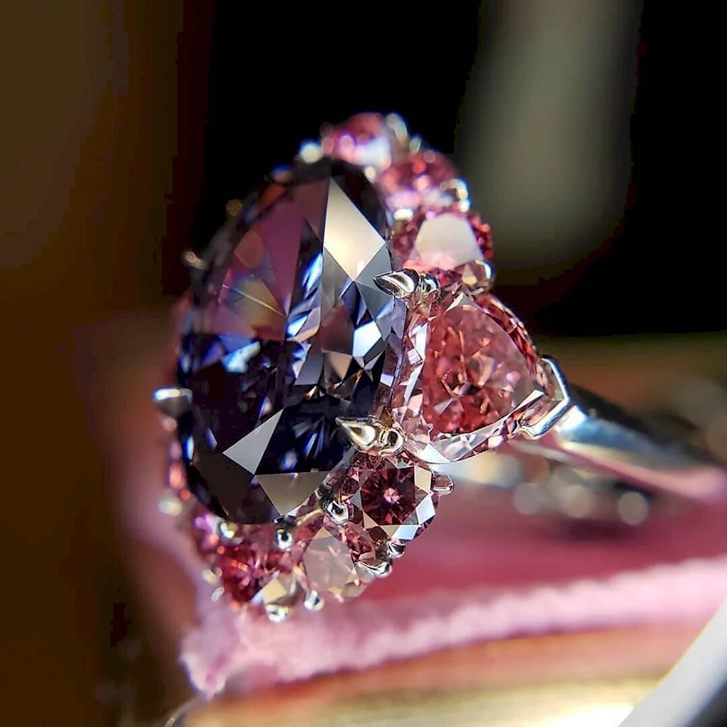 Бриллиант «розовая звезда» Pink Star Diamond