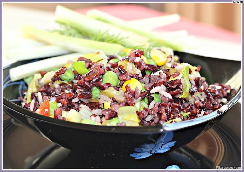 Черный рис с овощами