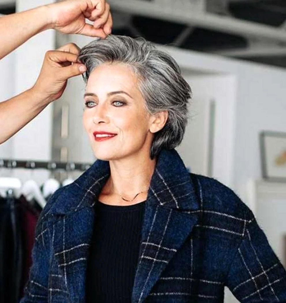 Дафна Хикс Grey hair