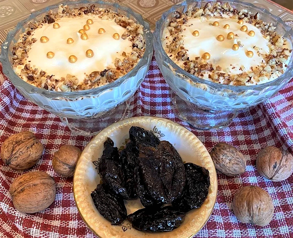 Десерт с черносливом и грецкими орехами
