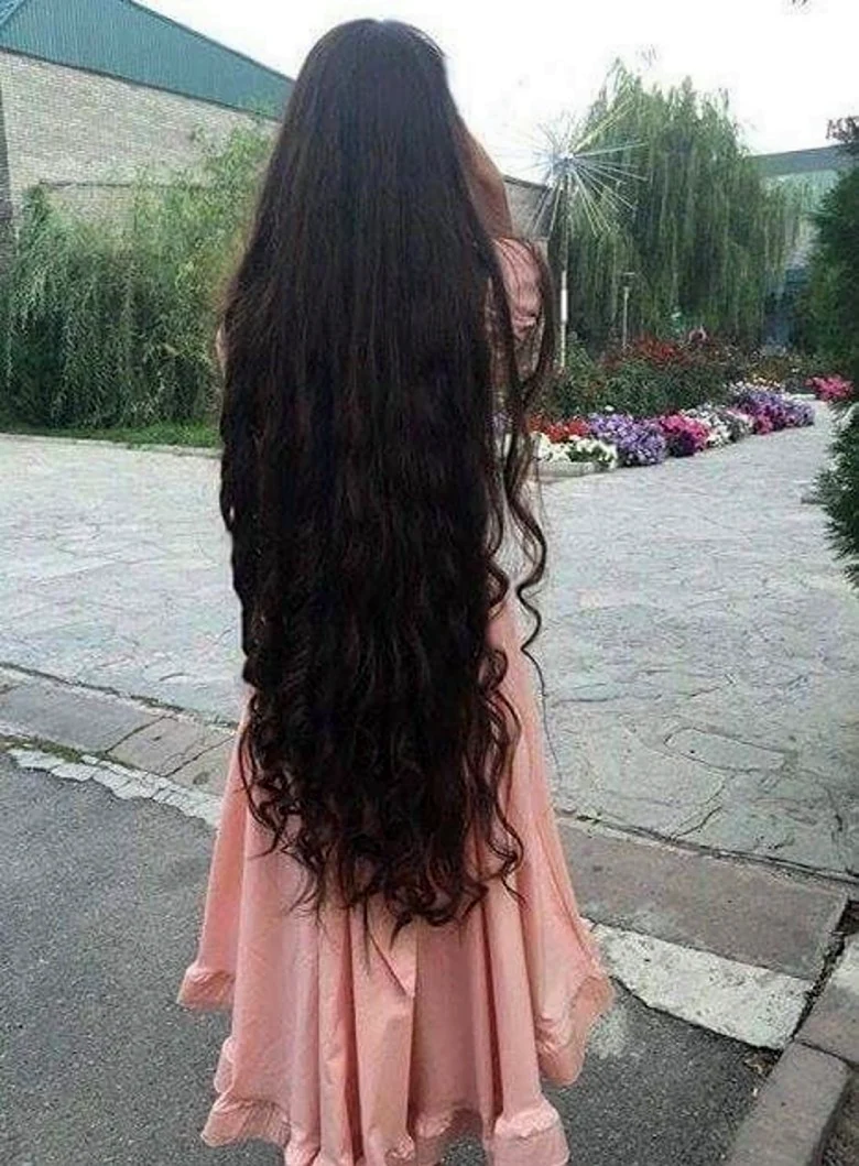 Длинные волосы со спины