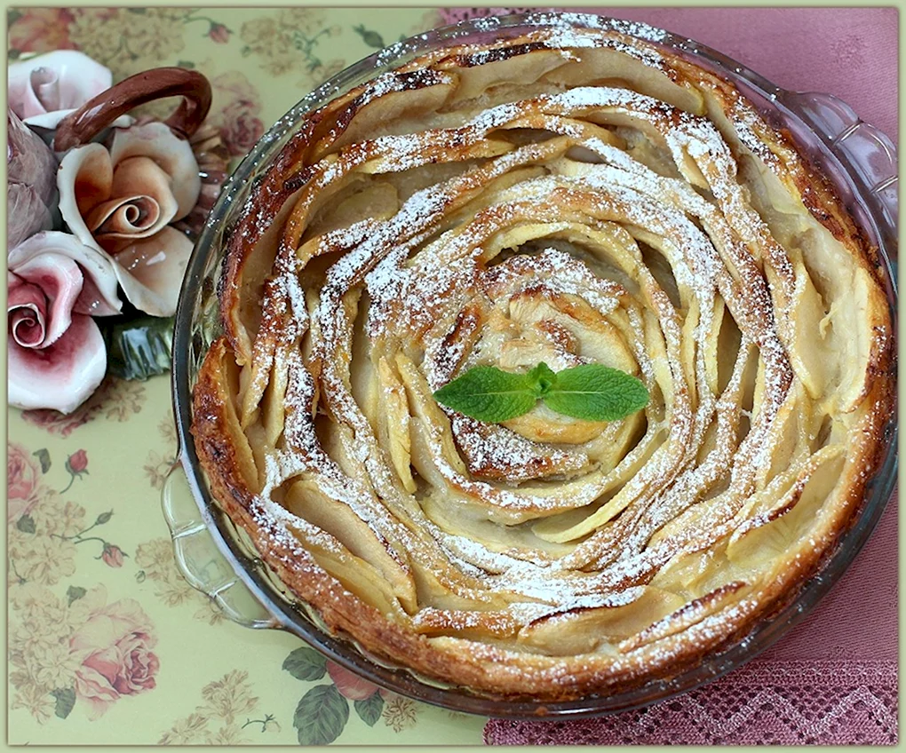Яблочный пирог с розочками