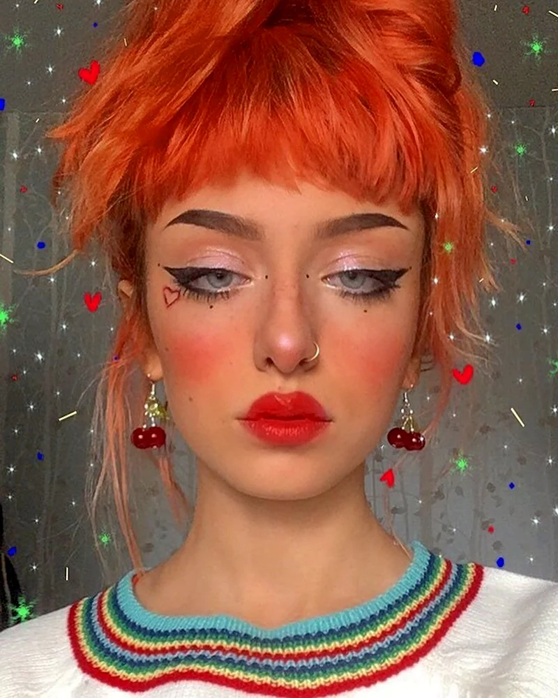 Яркий макияж