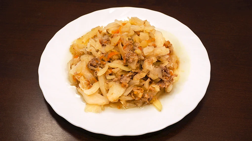 Капуста тушёная с фаршем в мультиварке