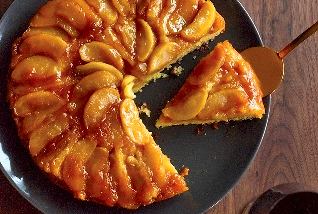 Карамельный яблочный пирог перевертыш