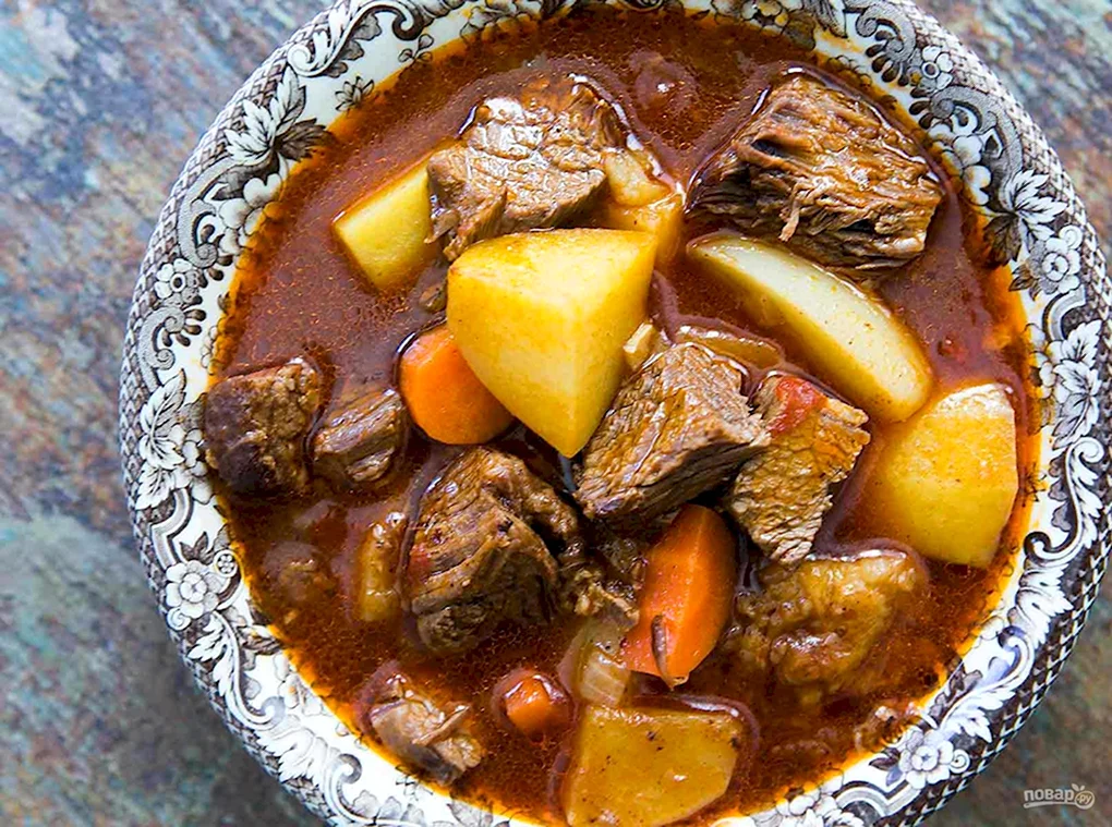 Картофель с говядиной в казане