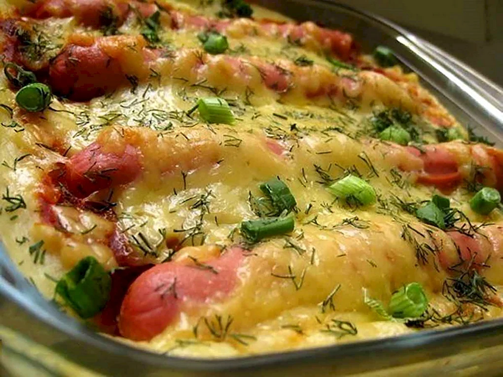 Картофельная запеканка с сосисками и сыром