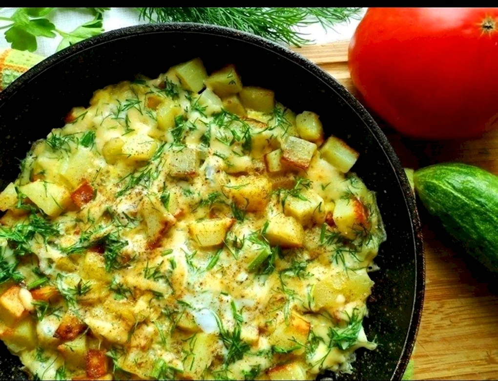 Картошка с сыром на сковороде