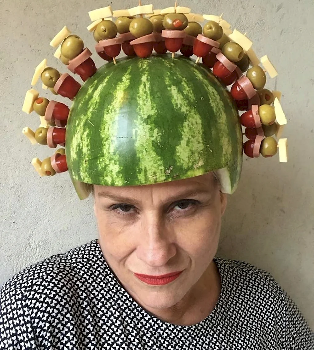 Каска из арбуза