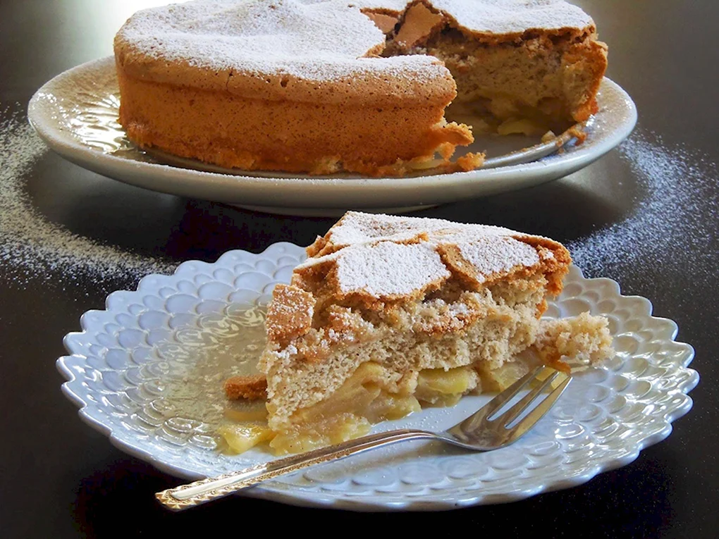 Хлебная шарлотка с яблоками