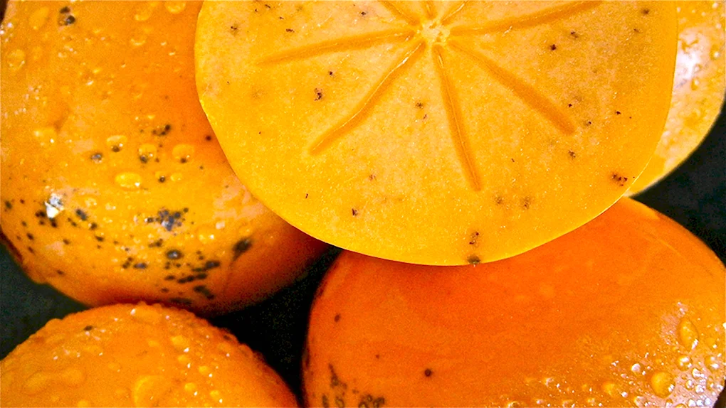 Хурма и мандарин