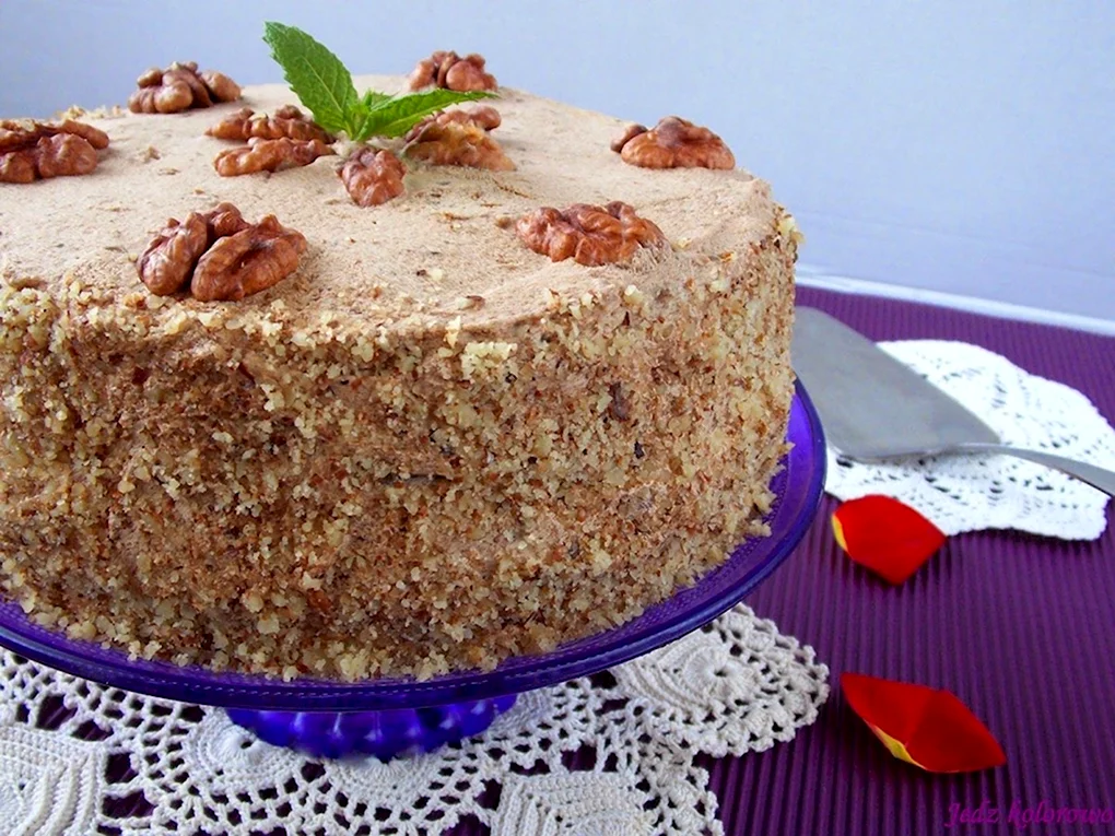 Киевский торт с грецкими орехами