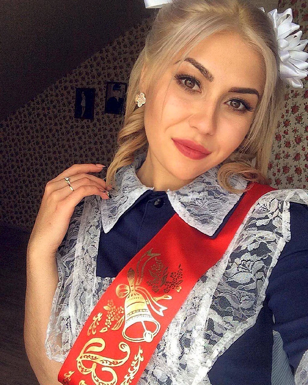 Красивые выпускницы