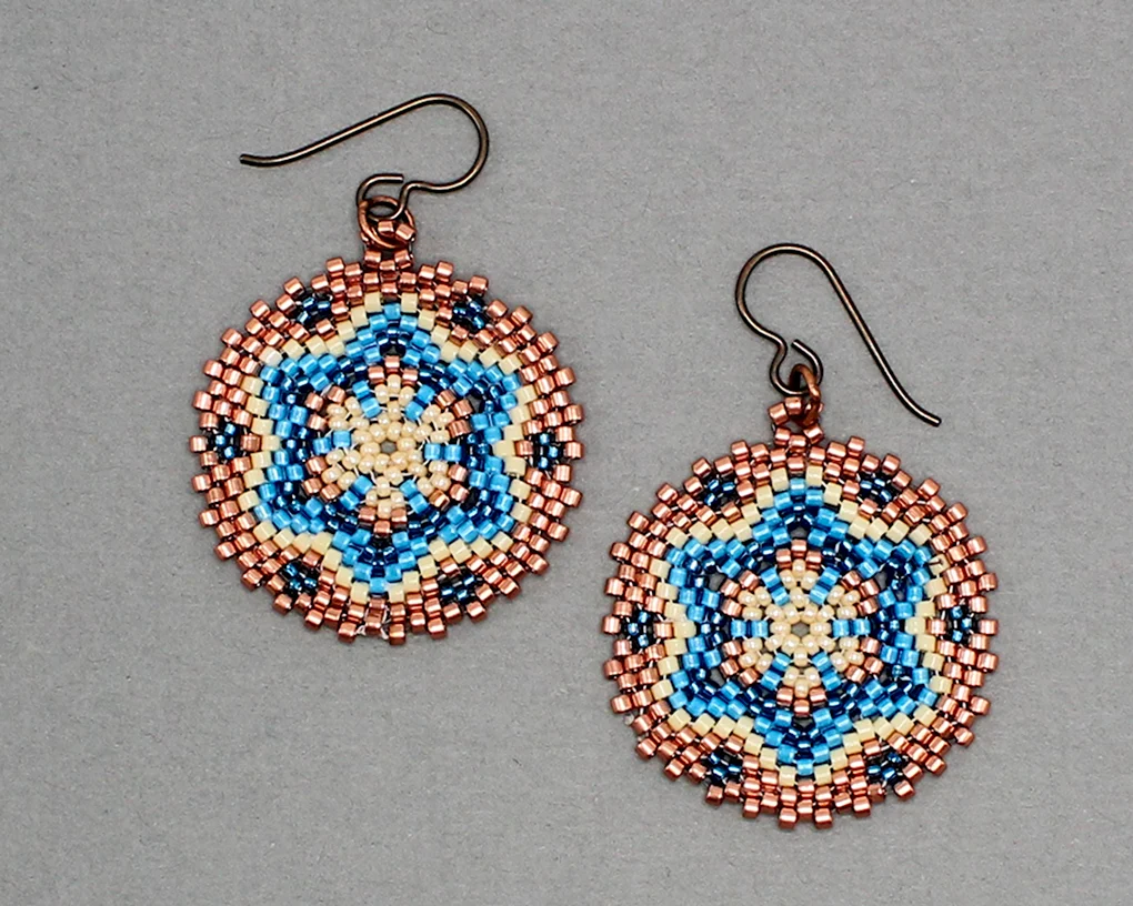 Круглые серьги из бисера
