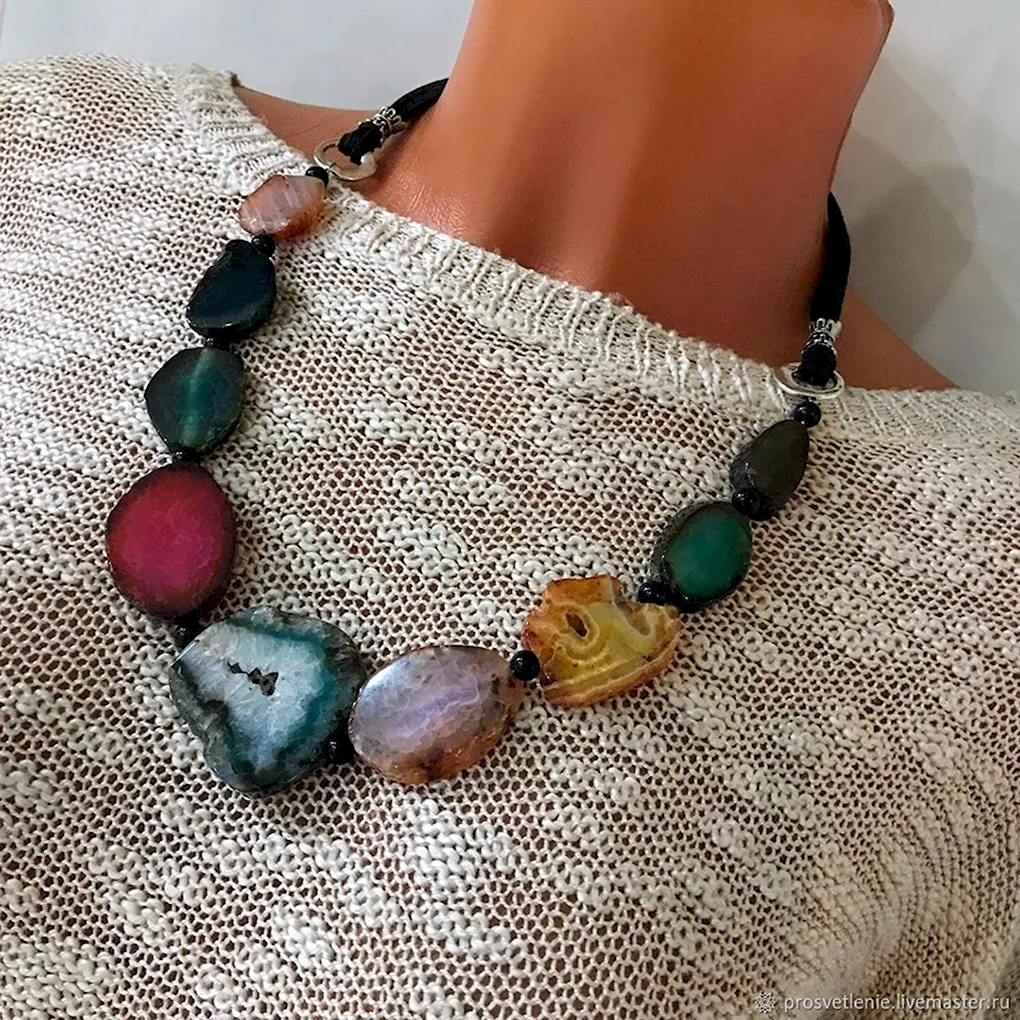 Модные украшения из натуральных камней