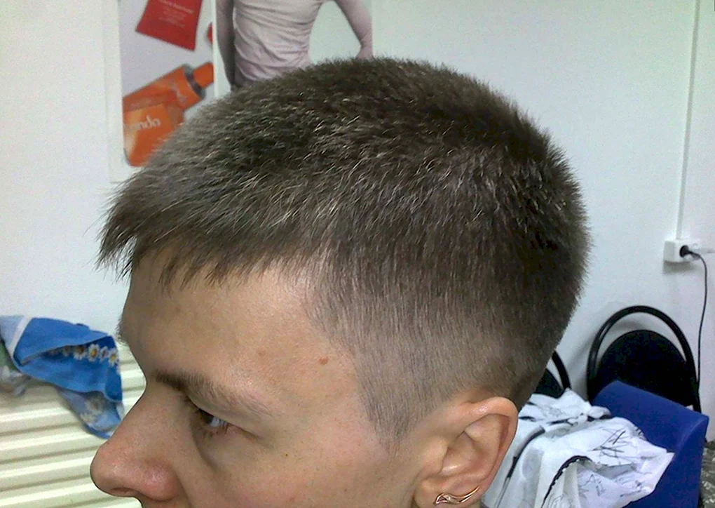 Мужские стрижки теннис полубокс