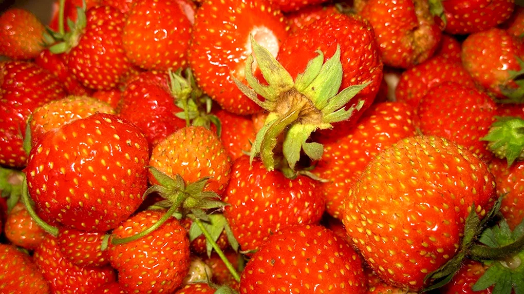 Оранжевая клубника