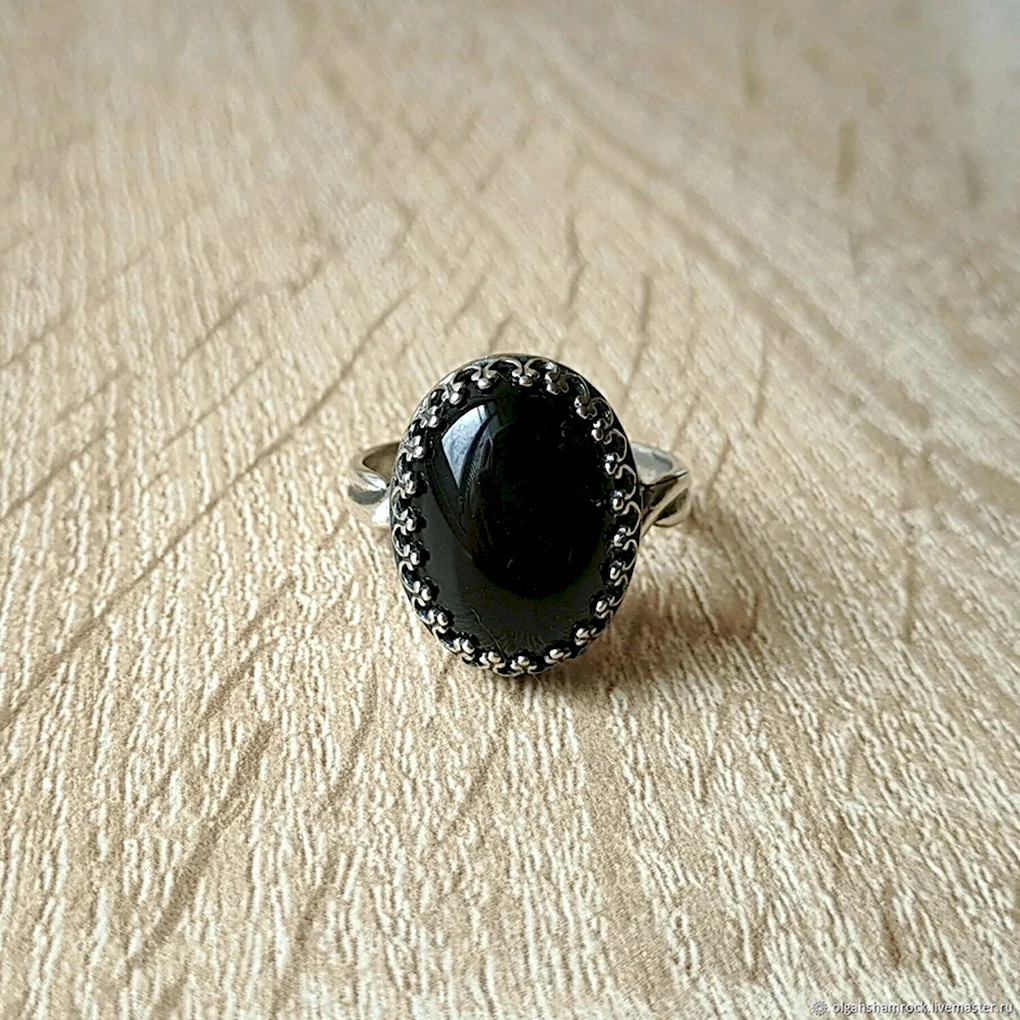 Перстень с ониксом r198