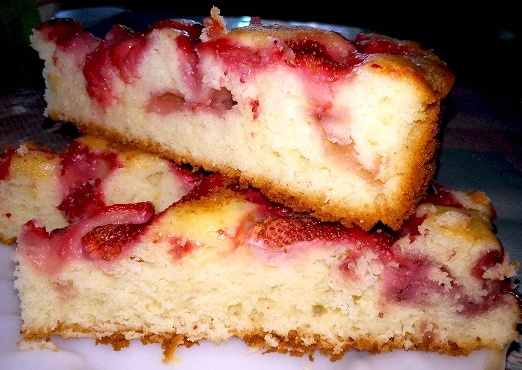 Пирог с клубникой