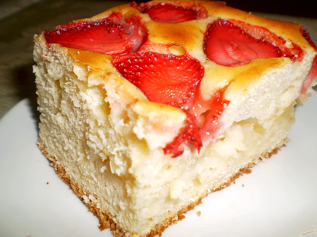 Пирог с клубникой