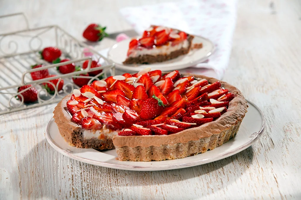 Пирог с клубникой