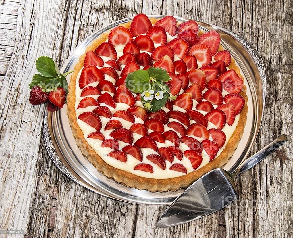 Пирог с клубникой