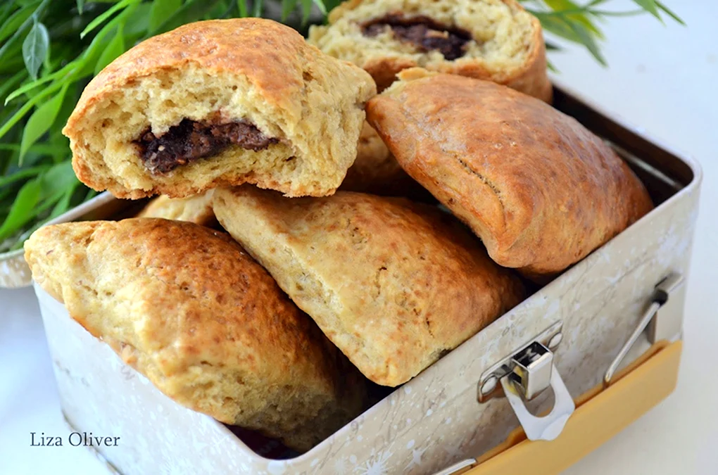 Пирожки с шоколадной начинкой