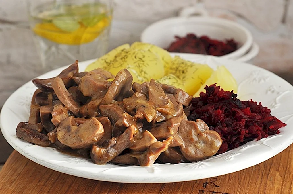 Почки жареные в соусе