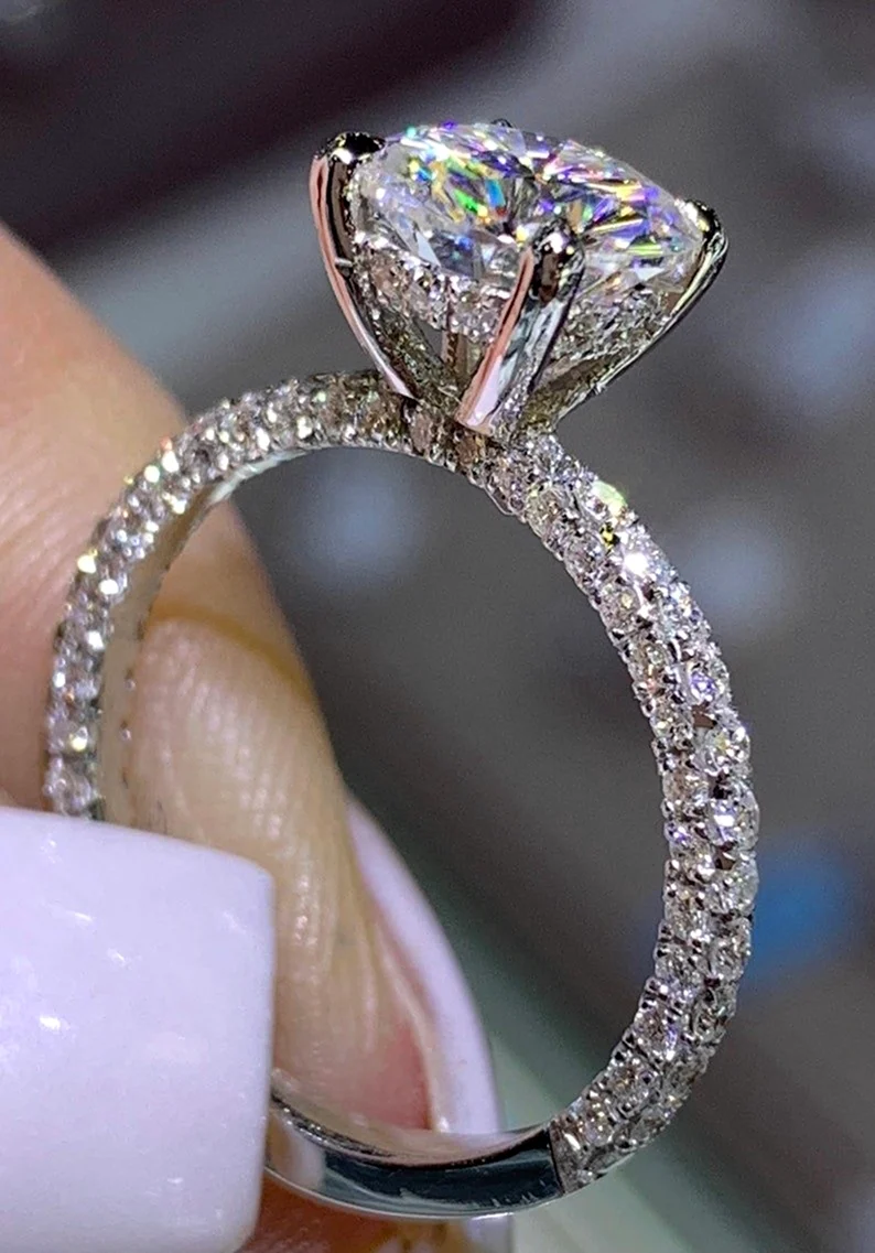 Помолвочное 14 Karat Wight Gold Diamond under Halo Wedding