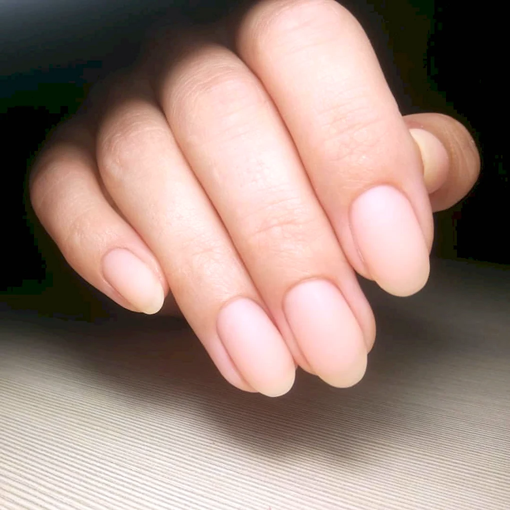 Прозрачный матовый маникюр
