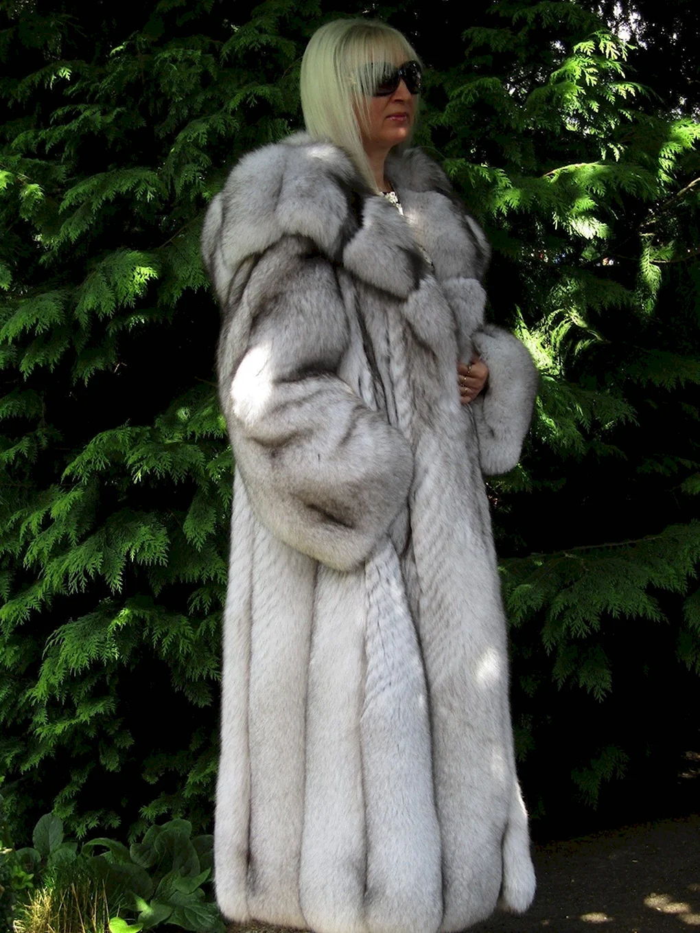 Saga furs длинная шуба белая