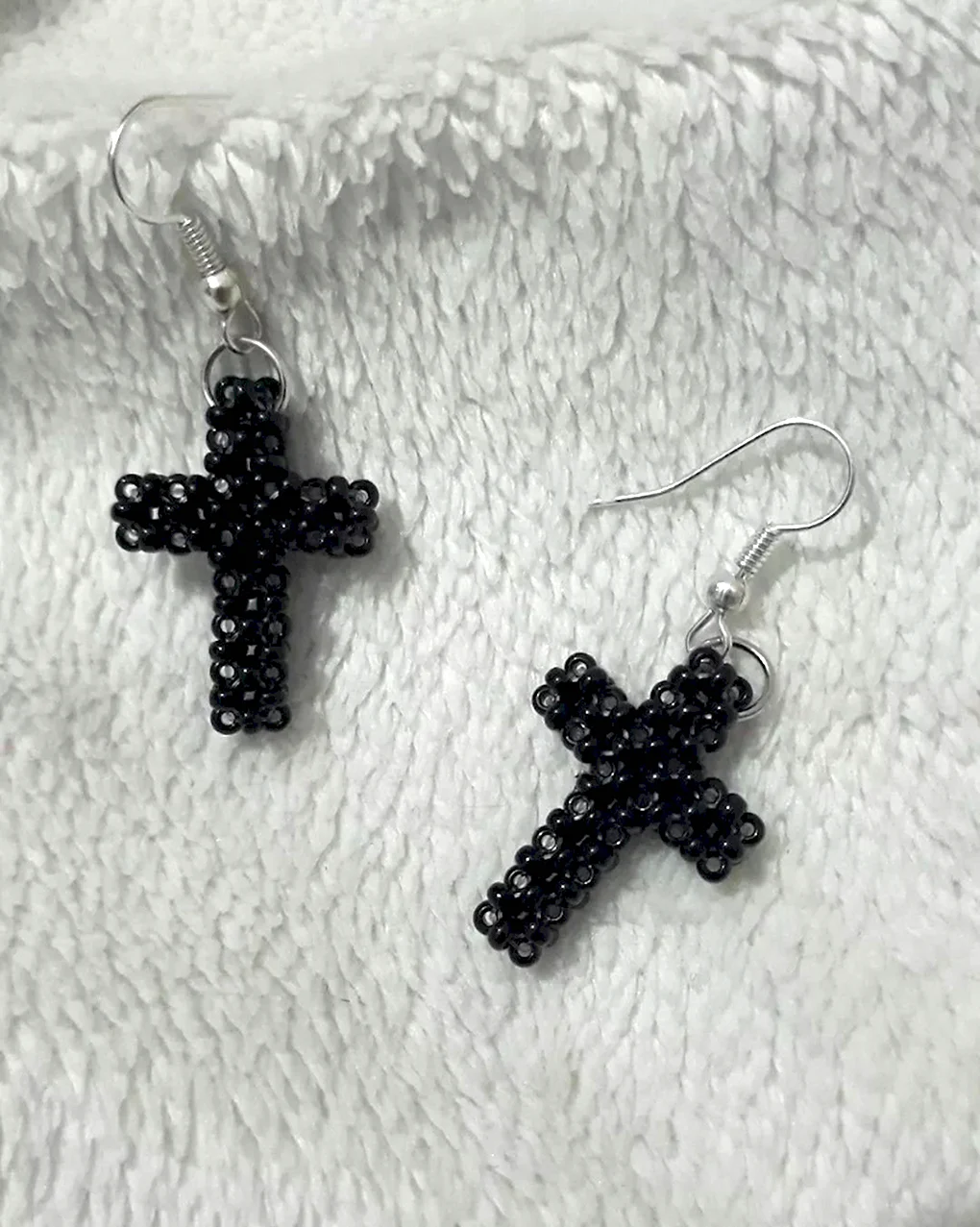 Серьги из бисера кресты