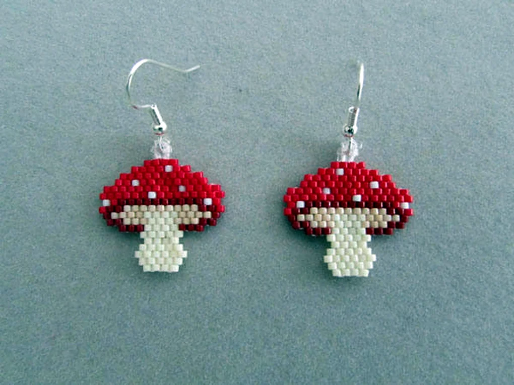 Серьги малинки из бисера