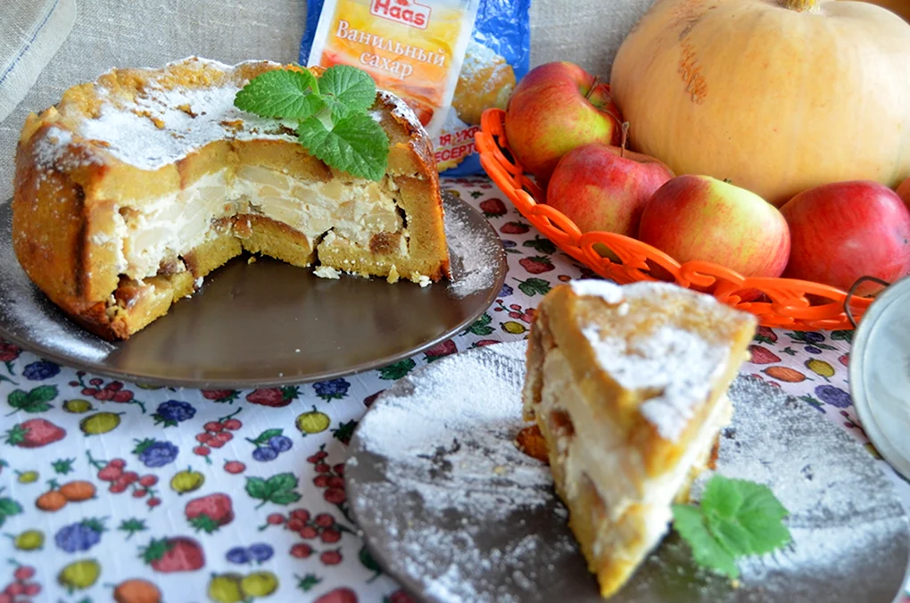 Шарлотка с яблоками