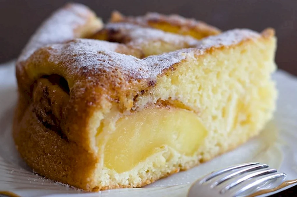 Шарлотка с яблоками