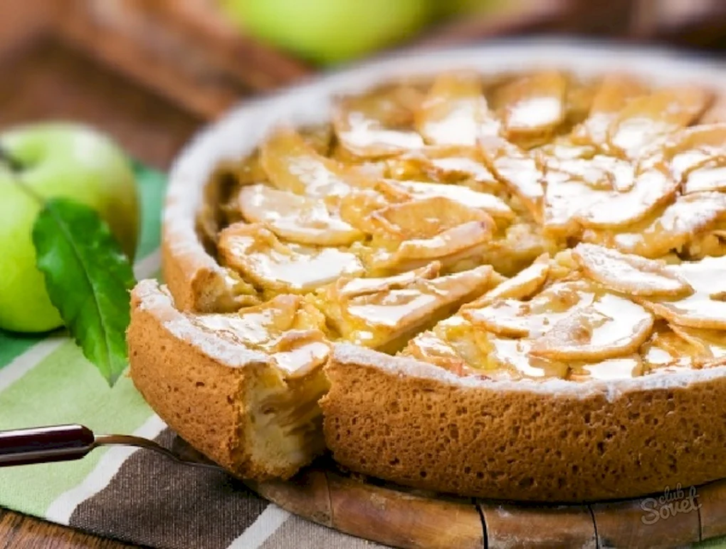 Шарлотка с яблоками Юлии Высоцкой