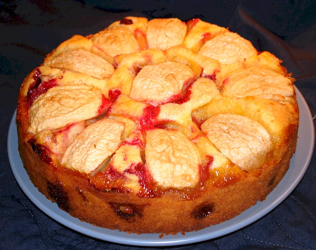 Шарлотка с яблоками в мультиварке