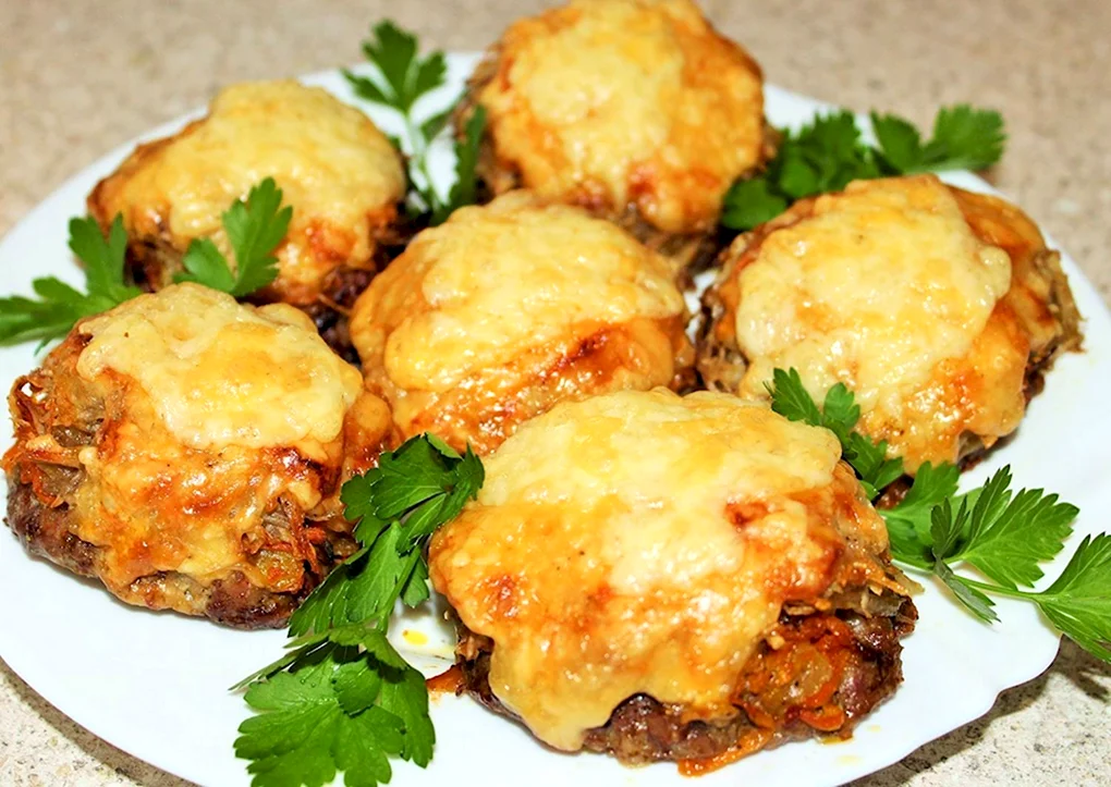 Стожки из мясного фарша с картофелем в духовке