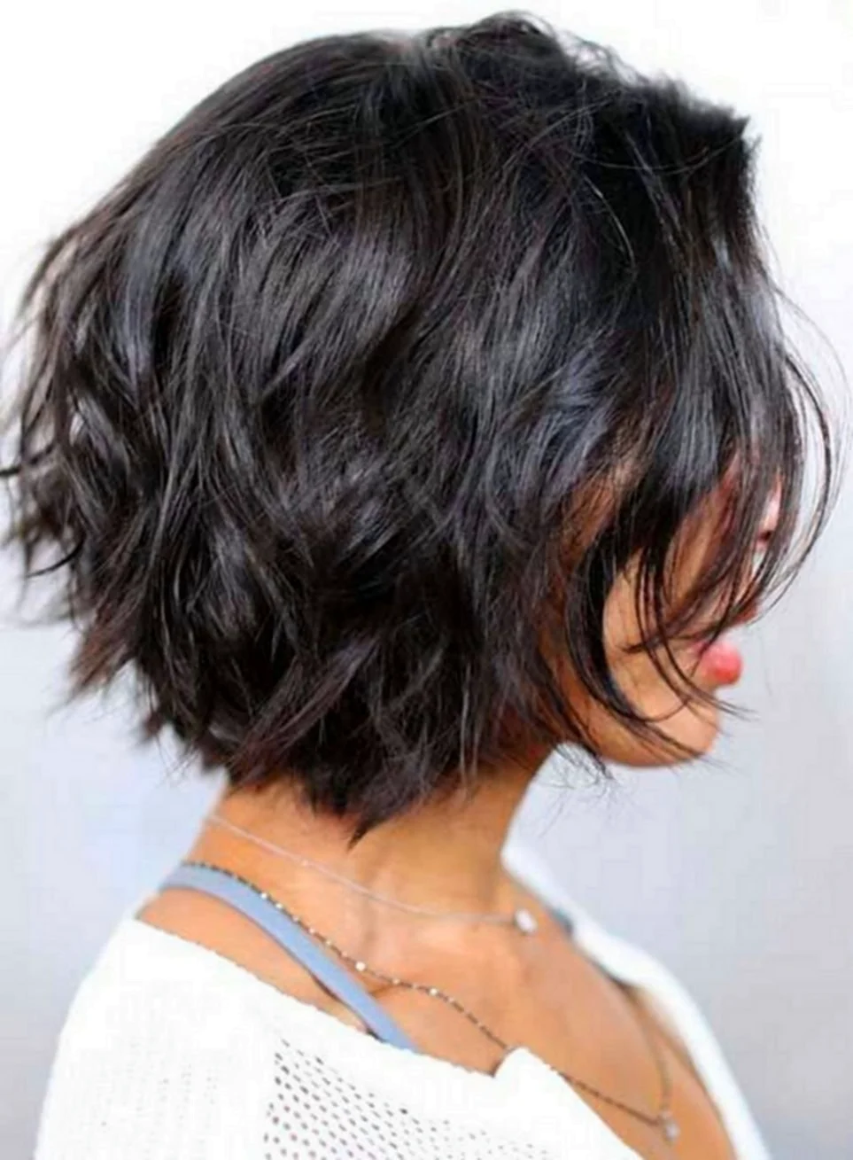 Стрижка layered short Bob